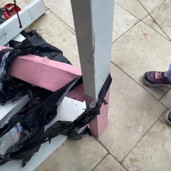 Dolap Uygulamasında Kargo Personelinin Kaba Tutumu Ve Ürün Hasarı İçin Tazminat Talebi