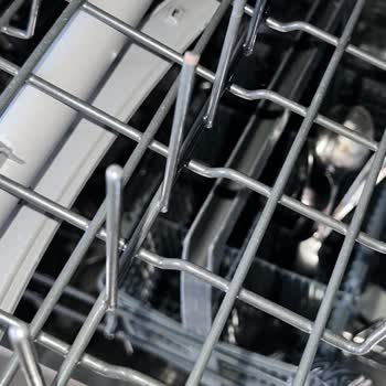 Siemens Bulaşık Makinesi Sepetlerindeki Pas Sorunu İçin Garanti Dışı Ücretsiz Değişim Talebi