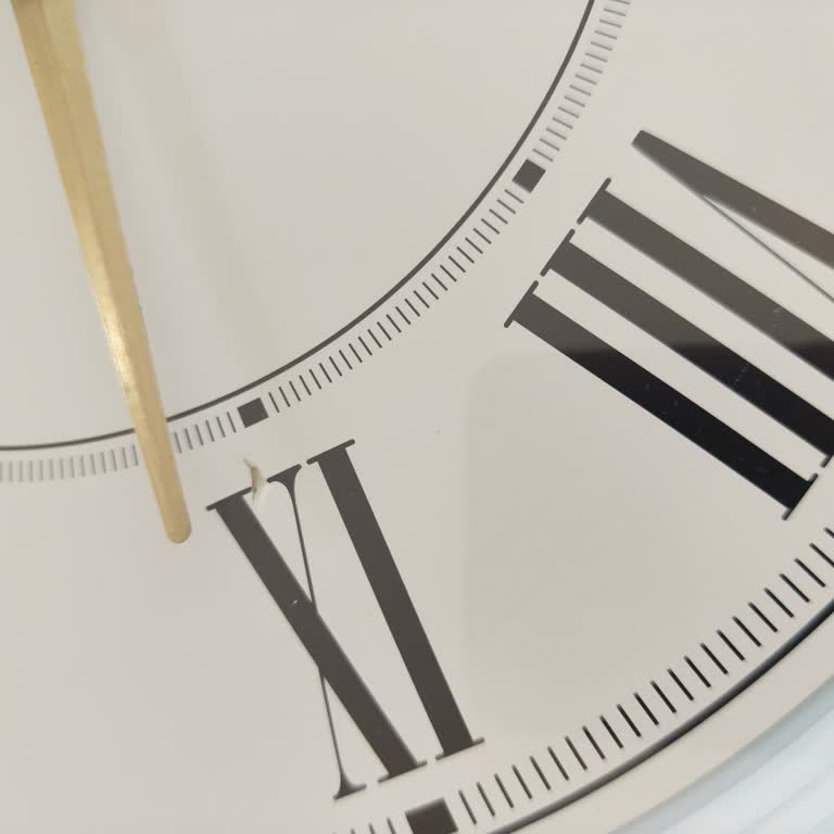 Evidea'dan Gelen Hasarlı Ve Geri Kalan Duvar Saatinin İadesi Reddedildi