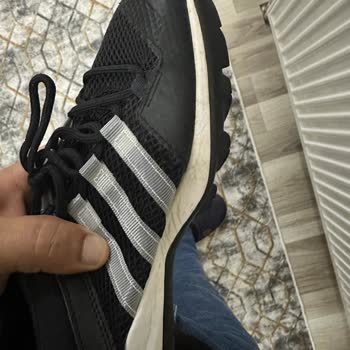 Adidas Ayakkabısının Kısa Sürede Açılması Ve Taban Aşınması, Çözüm Bekleniyor