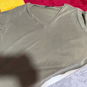 LCW Hilltown'dan Aldığım 3XL Kaki Tişörtlerde Hızlı Renk Değişimi Ve Lekelenme Sorunu