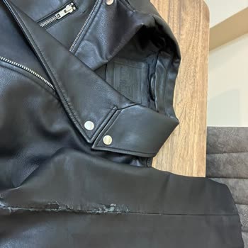 Levis Kendal Moto Ceketi Kısa Sürede Yırtı Ve Dökülme Sorunu
