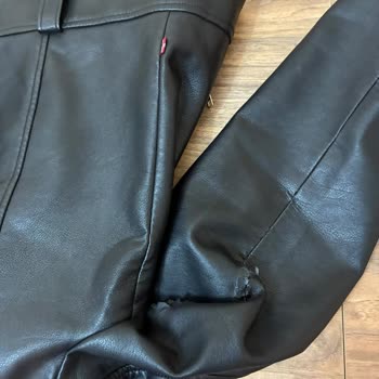 Levis Kendal Moto Ceketi Kısa Sürede Yırtı Ve Dökülme Sorunu