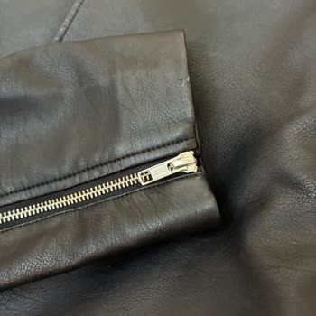 Levis Kendal Moto Ceketi Kısa Sürede Yırtı Ve Dökülme Sorunu