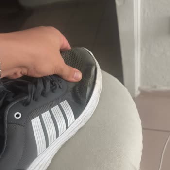 Ayıplı Spor Ayakkabıda Kısa Sürede Yırtılma Ve Geri Ödeme Talebi