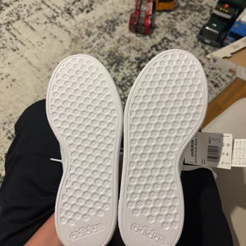Orijinal Olmayan Adidas Ayakkabı İçin İade Reddi