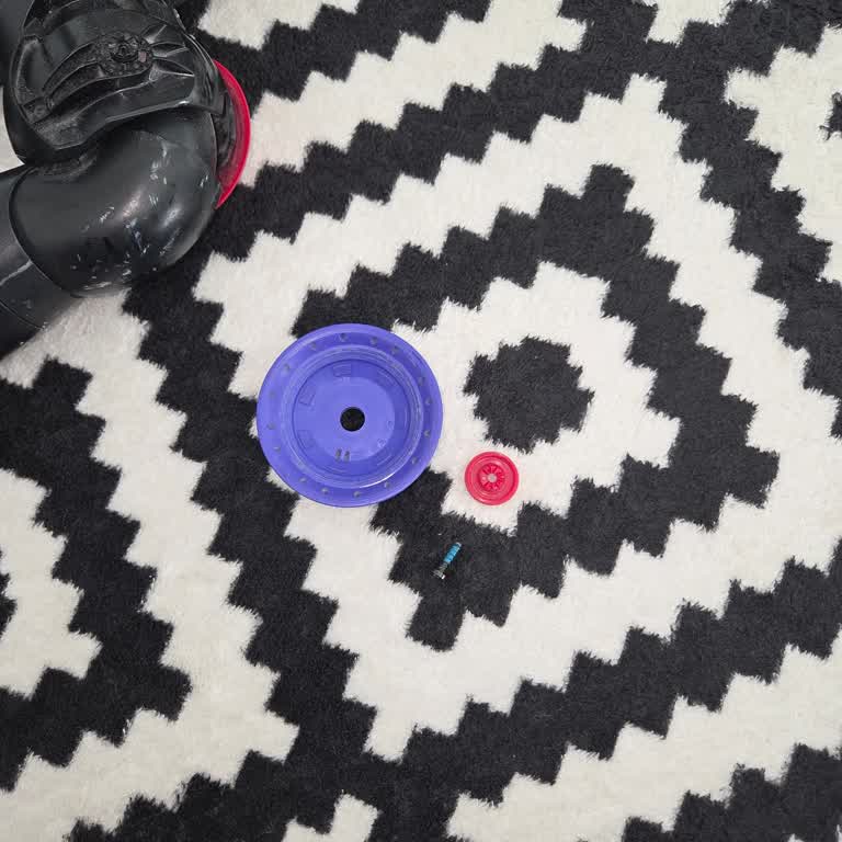 Dyson V16 Animal Süpürgenin Başlık Parçası Kırıldı, Garanti Reddine Karşı Ücretsiz Değişim Talebi