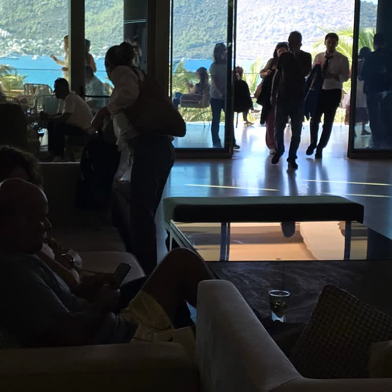 Çocuklu Aileye Oda Tahsisinde Gecikme Ve Resepsiyon Görmezden Gelmesi