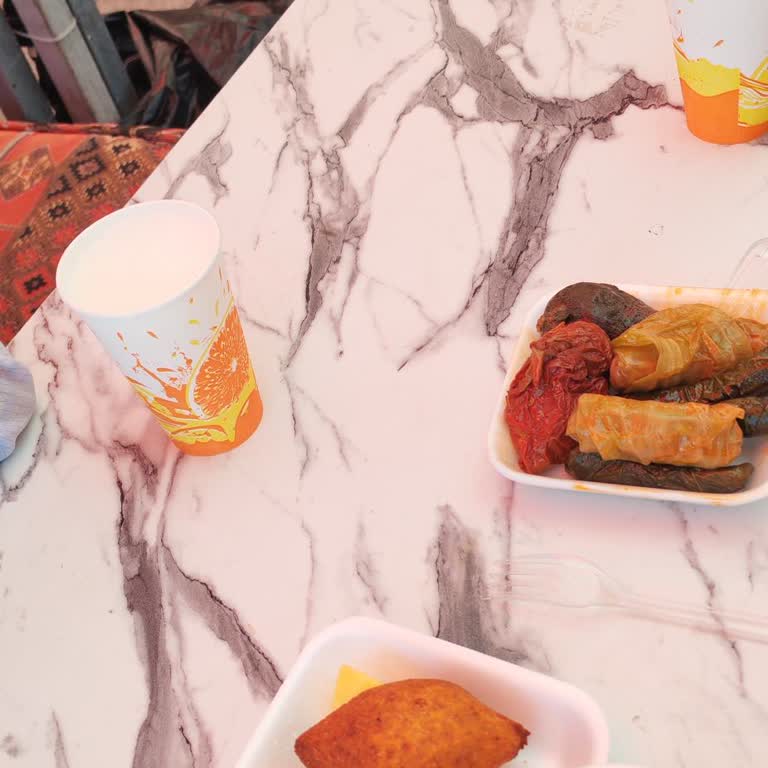 Esenler Belediyesi Urfa Tanıtım Günleri'nde Sert Ve Lezzetsiz Dolmalar, Aşırı Fiyatlı Ayran