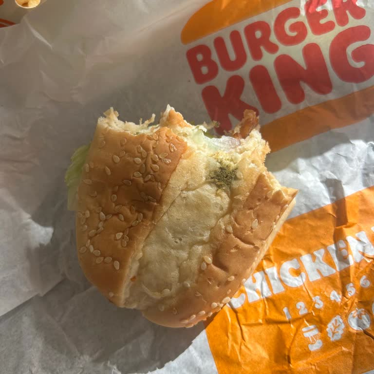 Burger King Şubesinde Küflü Hamburger Ekmeği Gıda Güvenliği İhlali