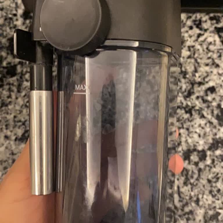 Grundig KVA8230 Su Haznesi İçindeki Kayıp Pipetin Tek Parça Olarak Temini