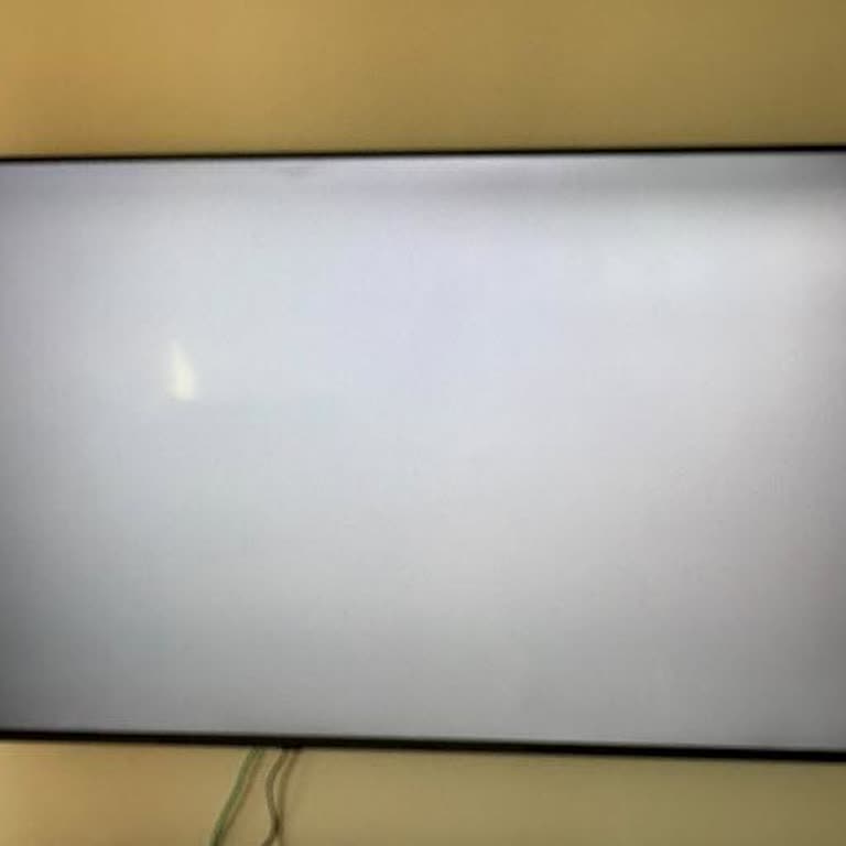 Hepsiburada LG TV'de Ekran Kararması ve Servis İletişimsizliği Nedeniyle Değişim veya İade Talebi