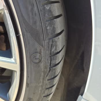 Garanti Süresi Dolmuş Üretim Hatalı Pirelli Lastiğin Birebir Değişimi Talep Ediliyor