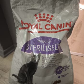 Pet Merkezi'nden Aldığım Royal Canin Kedi Maması Sahte Çıktı Ve Geri Ödeme Talep Ediyorum