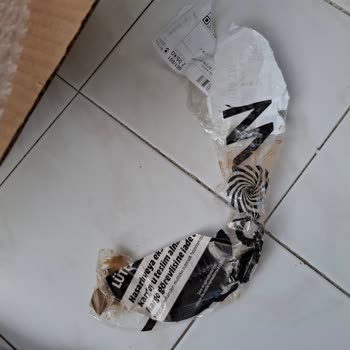 Media Markt'tan Eksik Ekran Koruyucu Cam Ve Çözüm Bekleniyor