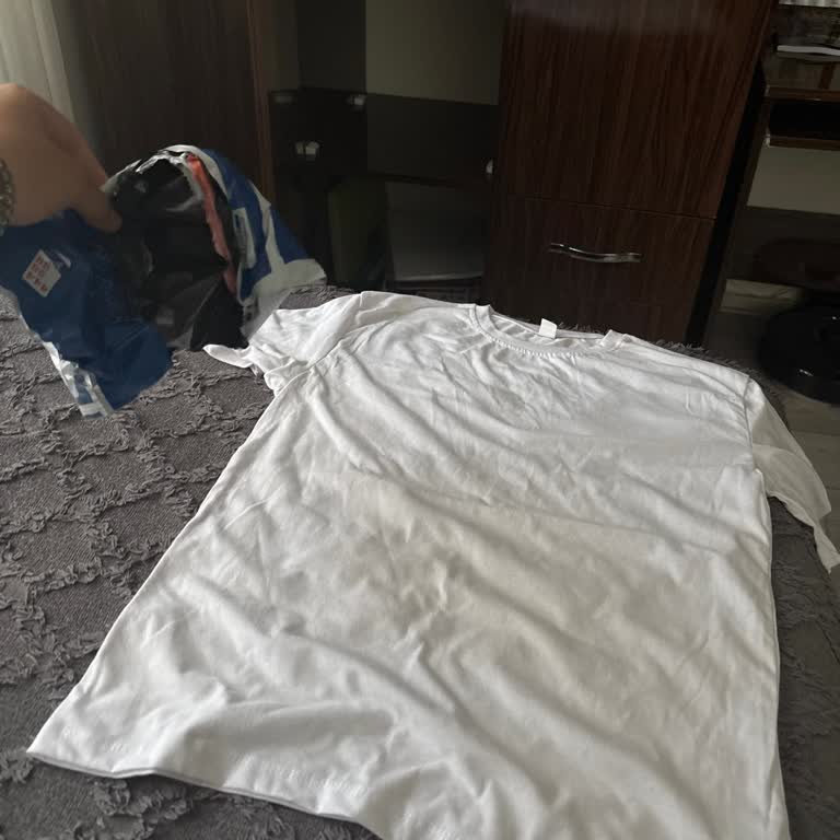 Vsbussines.ikas.shop Yanlış Renk Ve Beden T-shirt Gönderimi, Hediye Olmaması Ve Hesabım Engellendi