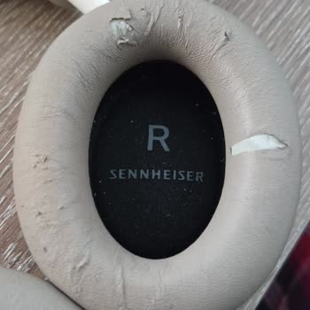 Sennheiser Accentum Wireless Kulak Yastığı Süngerinin Erken Parçalanması