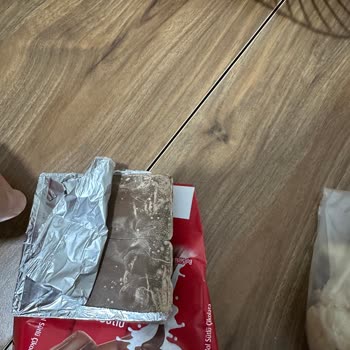 Nestle Çikolatasında Küf Benzeri Beyaz Lekeler Bozulmuş Ürün Şikayeti