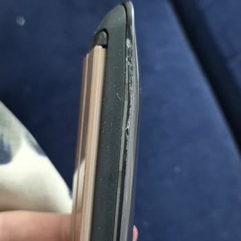 Media Markt'tan Çatlak Remington Saç Düzleştiricisi İçin Çözüm Talebi