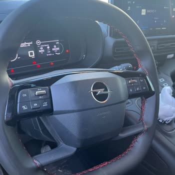 Opel Combo Direksiyon Airbag Çatlağı Garanti Kapsamında Değişim Talebi