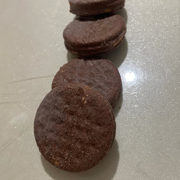 Ülker Halley 8'li Pakette Görünüm Bozukluğu Ve Tüketim Şüphesi