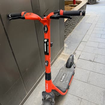 Botbot Elektrikli Scooter Tarafından Otoparkta Arabamda Oluşan Göçük Ve Tazmin Talebi