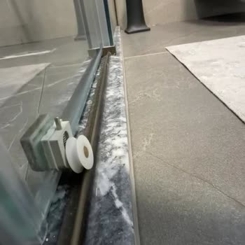 Kabinet Duşakabinin Sabit Olmaması Ve Servis Reddi