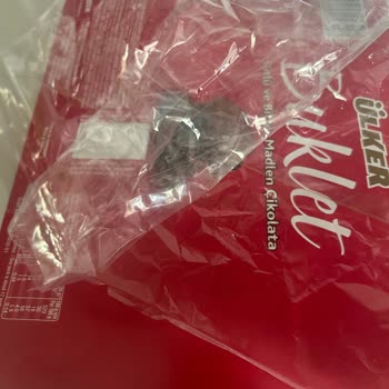Ülker Çikolatasının Renk Değişikliği Ve Bozulmuş Durumu
