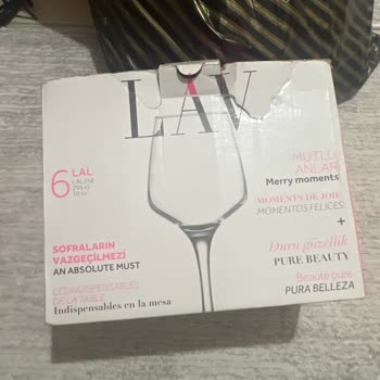 Lav Kutunun Üzerinde 6’lı Set Olarak Belirtilmesine Rağmen, İçinden Yalnızca 4 Adet Kadeh Çıktı
