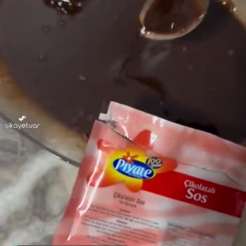 Piyale Su Gibi Çikolata Sosu