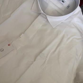 Mest Premium'dan Gelen Beyaz Lacoste Gömlek Modeli Farklı Ve Cevapsız