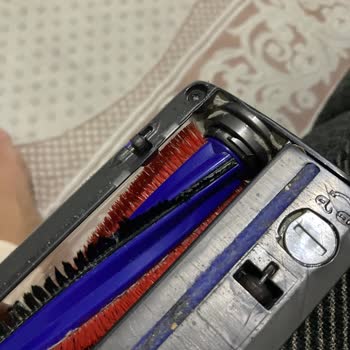 Dyson Süpürge Başlığındaki Tekrarlayan Tüy Dökülmesi Garanti Kapsamında Çözülmedi