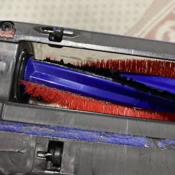 Dyson Süpürge Başlığındaki Tekrarlayan Tüy Dökülmesi Garanti Kapsamında Çözülmedi