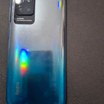 Redmi 10 Model Telefonun Arka Camında Gizli Çatlaklar Ve Sürekli Isınma Sorunu