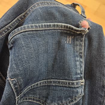 Mavi Pro Premium Denim Kot Pantolonunda Cep Birleşiminde Erken Yırtılma
