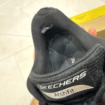 Skechers Arch Fit Ayakkabısının Topuk Astarı Kısa Sürede Yırtıldı, Garanti Değişim Talebi