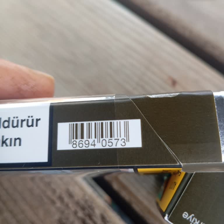 Winston Slender Blue Paketi Üretim Hatası Sebebiyle Sigara Çekme Sırasında Düşme Sorunu