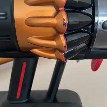 Dyson V16 Piston Animal Ürünün Boya Dökülmesi Ve Filtre Çatlağı Nedeniyle İade Talebi