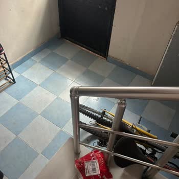 Aras Kargo Kurye Paketi Apartman Merdiveninde Bıraktı, Teslimat Sorunu Ve Şube İletişimsizliği