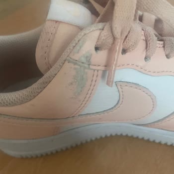 Nike Nature Kadın Sneaker’da 3 Günlük Kullanımda Kenar Soyulması Ve Haksız Ret