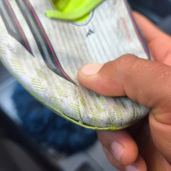 Adidas F50 Kramponunda Kısa Sürede Deformasyon Ve Açılma Şikayeti