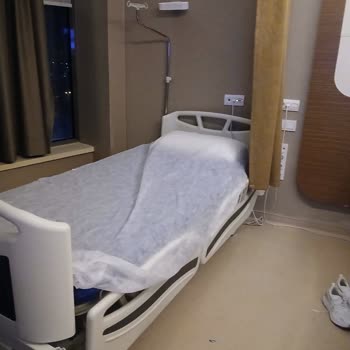 İstinye Üniversitesi Hastanesi 12. Katında Çocuk Bölümünün Hijyen Eksikliği