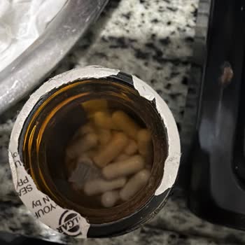 Solgar Magnesium Glycinate Has a Mold-Like Smell and Unusual Capsules
