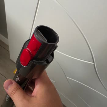 Dyson V15 Detect Modelinde Ana Gövde Ve Boru Bağlantı Sorunu