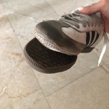 Adidas Ayakkabısının 4 Ayda Tabanı Açıldı, Migros’tan Ücret İadesi İstiyorum