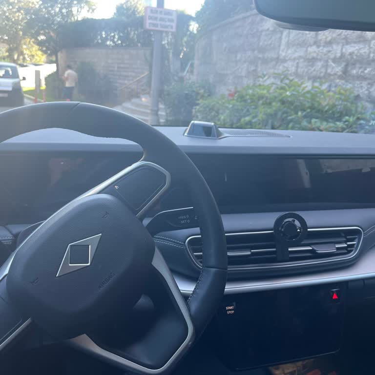 Togg T10X Ekran Arızası İçin Acil Servis Ve İkame Araç Talebi