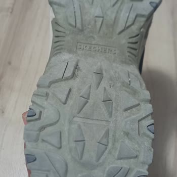 Skechers Hillcrest Ayakkabısındaki Sesli Taban Problemi Kullanıcı Hatası Olarak Reddedildi