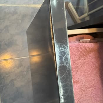 Vitra Banyo Dolabında Üretim Kaynaklı Kabarmalar Ve Servis Açıklamasına Yanıt Bekleniyor