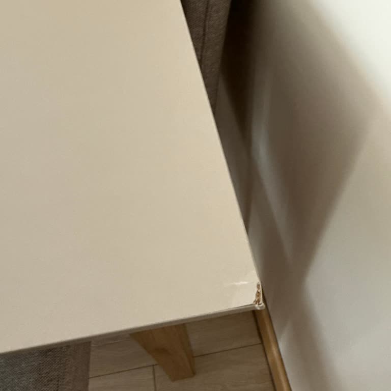 Eksik Gardırop, Makyaj Masası Ve Şifonyer Aynaları İle Kırık Açılır Kapanır Masanın Değişimi Talebi
