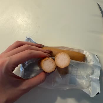 Migros'ta Cheddarlı Yazılı Sosislerde Peynir Olmaması